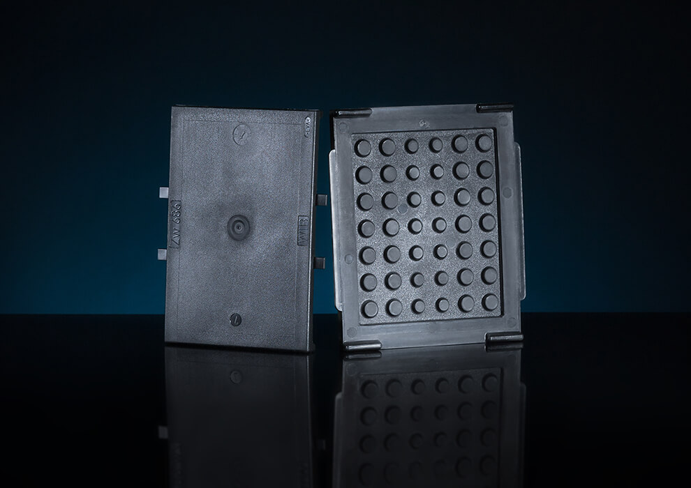 Zwischenplatte aus Kunststoff zur Schonung des Oberbaus